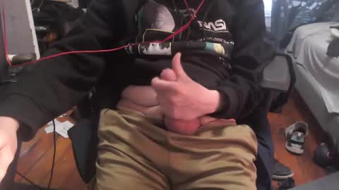 Snapshot of jhypelvx chatting on 12-14-24, 01:05 jay online show from 12-14-24, 01:05