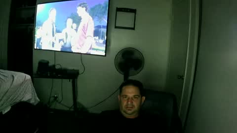 Snapshot of jiggity73 chatting on 06-17-26, 02:47 jiggity73 online show from 06-17-26, 02:47
