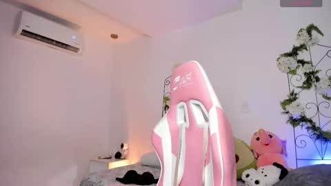 Jiggly online show from 09-15-25, 01:16