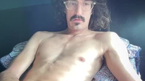 Snapshot of jiggz1986 chatting on 06-10-26, 08:35 Jigz1986 online show from 06-10-26, 08:35
