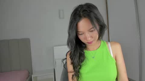 Snapshot of jiiina_ chatting on 07-28-26, 06:20 Jiina online show from 07-28-26, 06:20