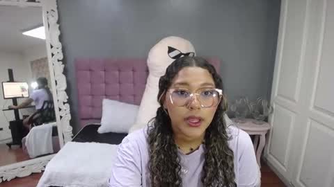 Jimena  online show from 09-18-25, 02:30
