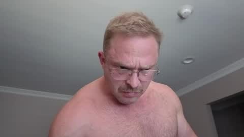 Snapshot of jimisagem chatting on 03-26-26, 11:54 TravelingMassageGuy online show from 03-26-26, 11:54