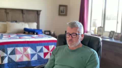 Snapshot of jimmyaaron chatting on 12-22-24, 05:32 Dad of Three online show from 12-22-24, 05:32