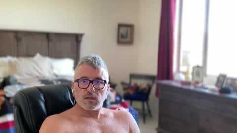 Snapshot of jimmyaaron chatting on 02-19-25, 06:10 Dad of Three online show from 02-19-25, 06:10