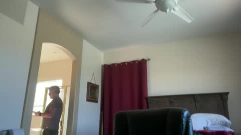 Snapshot of jimmyaaron chatting on 12-01-25, 07:52 Dad of Three online show from 12-01-25, 07:52