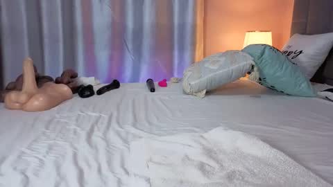 Snapshot of jinglefancypuff chatting on 02-18-26, 01:01 jinglefancypuff online show from 02-18-26, 01:01