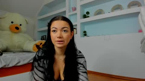 Juliee online show from 05-20-26, 03:56