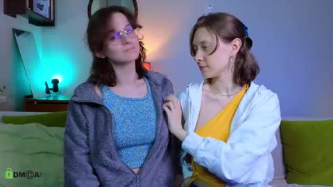 Snapshot of jitoon_exe chatting on 05-31-26, 08:32 Hey Guys We are Julia ginger Tina brunette online show from 05-31-26, 08:32