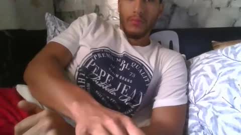 Snapshot of jjeimmy chatting on 12-21-25, 01:18 Jhonny online show from 12-21-25, 01:18