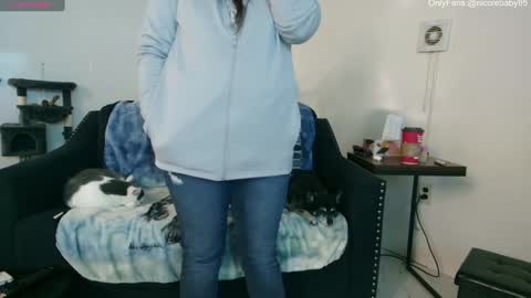 Snapshot of jjjust4fun1985 chatting on 12-24-24, 12:11 Nicole Allen online show from 12-24-24, 12:11