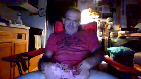 Snapshot of jjkenney69 chatting on 12-21-25, 11:17 camandplay online show from 12-21-25, 11:17