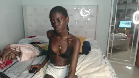 Snapshot of jjojoblackqueen chatting on 05-10-26, 10:09 JOJO online show from 05-10-26, 10:09