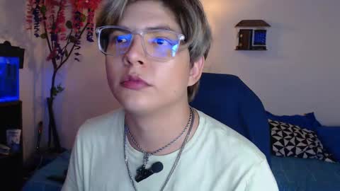 Snapshot of jnick_21 chatting on 02-14-25, 04:04 Nick online show from 02-14-25, 04:04