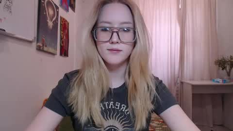 Snapshot of joan_kiss chatting on 05-16-26, 10:36 joan_kiss online show from 05-16-26, 10:36