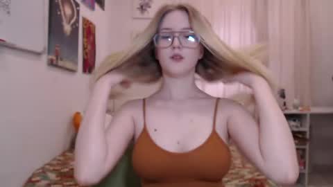 Snapshot of joan_kiss chatting on 05-29-26, 02:37 joan_kiss online show from 05-29-26, 02:37