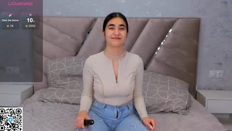 Snapshot of joangoulder chatting on 12-19-24, 01:29 Mia online show from 12-19-24, 01:29