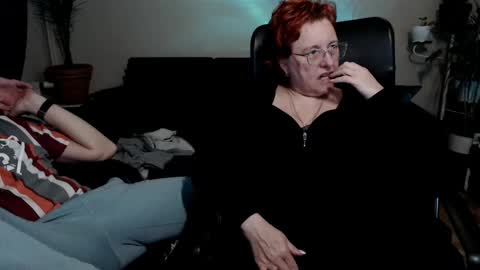 Joanna and Greg online show from 11-22-25, 09:47