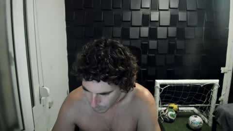 Snapshot of joaquin420_hot chatting on 06-25-26, 07:40 joaquin420_hot online show from 06-25-26, 07:40
