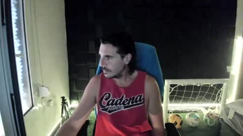 Snapshot of joaquin420_hot chatting on 07-12-26, 11:23 joaquin420_hot online show from 07-12-26, 11:23