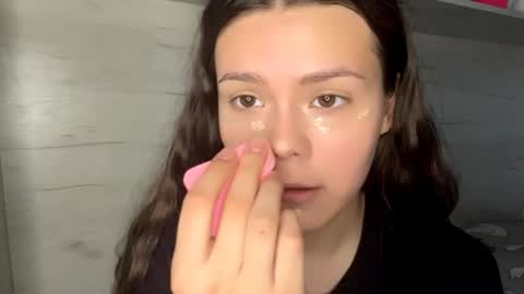Mila online show from 05-19-26, 10:43