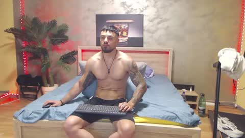 Snapshot of jodogs chatting on 07-05-26, 05:36 Tiberius online show from 07-05-26, 05:36