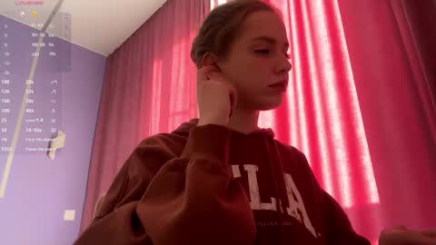 Lina online show from 11-04-25, 07:51