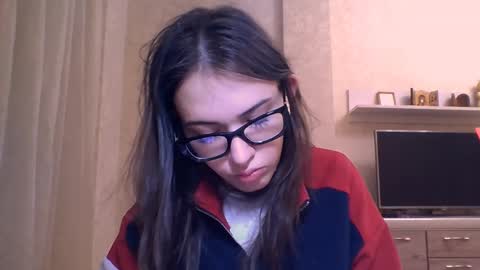 Jennifer online show from 11-12-25, 06:19