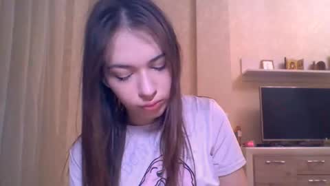 Jennifer online show from 12-05-25, 05:31