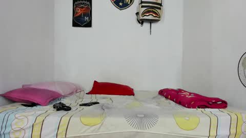 johan_and_antonella online show from 12-15-24, 05:45