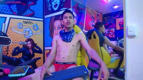 Snapshot of johan_kitten chatting on 10-04-25, 12:36 johan online show from 10-04-25, 12:36