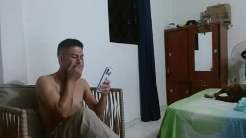 Snapshot of johan_kitten chatting on 07-15-26, 12:16 johan online show from 07-15-26, 12:16