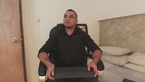 Snapshot of johan_miller1 chatting on 03-30-26, 05:52 johan online show from 03-30-26, 05:52