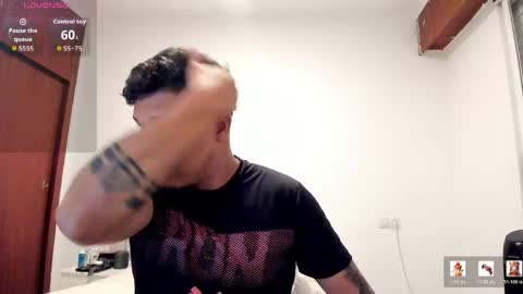 Snapshot of johansmith__ chatting on 06-01-26, 07:37 Johan Smith online show from 06-01-26, 07:37
