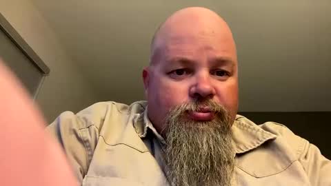 Snapshot of john40a chatting on 03-11-25, 01:16 John online show from 03-11-25, 01:16