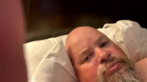 Snapshot of john40a chatting on 03-11-25, 11:01 John online show from 03-11-25, 11:01