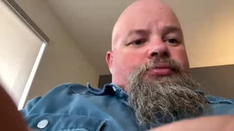 Snapshot of john40a chatting on 03-12-25, 07:38 John online show from 03-12-25, 07:38