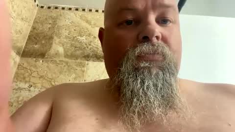 Snapshot of john40a chatting on 10-04-25, 06:28 John online show from 10-04-25, 06:28