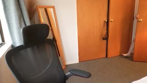 Snapshot of john_bear1 chatting on 04-06-26, 05:30 john_bear1 online show from 04-06-26, 05:30