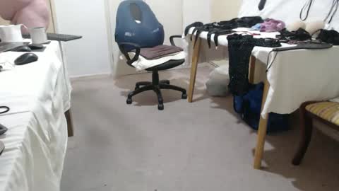 Snapshot of john_little_one chatting on 02-18-26, 06:59 JOHN online show from 02-18-26, 06:59