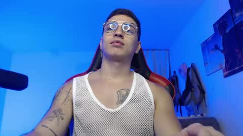 Snapshot of john_s117 chatting on 06-18-26, 02:43 JOHN online show from 06-18-26, 02:43