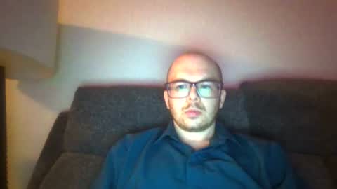 Snapshot of johngee5183456789 chatting on 07-12-26, 01:40 Thedude online show from 07-12-26, 01:40