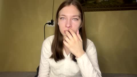 Snapshot of johnnietantum chatting on 03-23-26, 05:00 Rocio online show from 03-23-26, 05:00