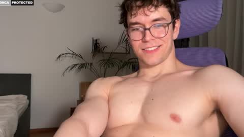 Snapshot of johnnnyhorny chatting on 05-25-26, 09:21 Johnny online show from 05-25-26, 09:21