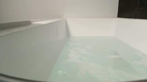 Snapshot of johnny61600 chatting on 09-15-25, 12:05 Lovenitwet69 online show from 09-15-25, 12:05