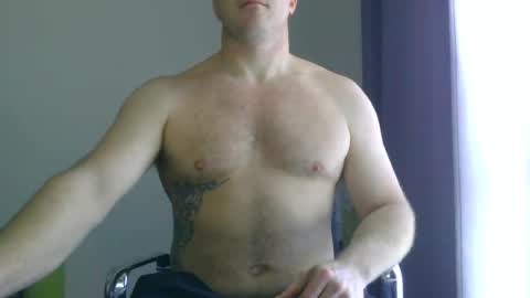 Snapshot of johnny61600 chatting on 07-14-26, 04:39 Lovenitwet69 online show from 07-14-26, 04:39