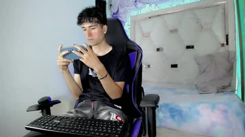 johnny_cagee online show from 04-08-26, 04:01