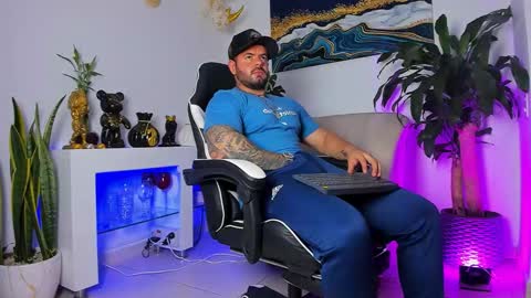 JOHNNY online show from 01-18-26, 12:14