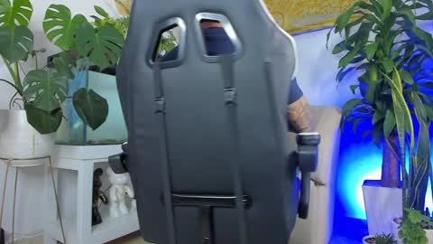 JOHNNY online show from 04-08-26, 02:11