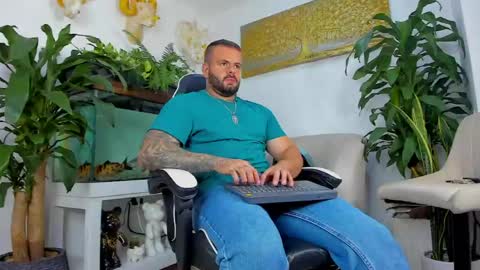 JOHNNY online show from 04-17-26, 02:25